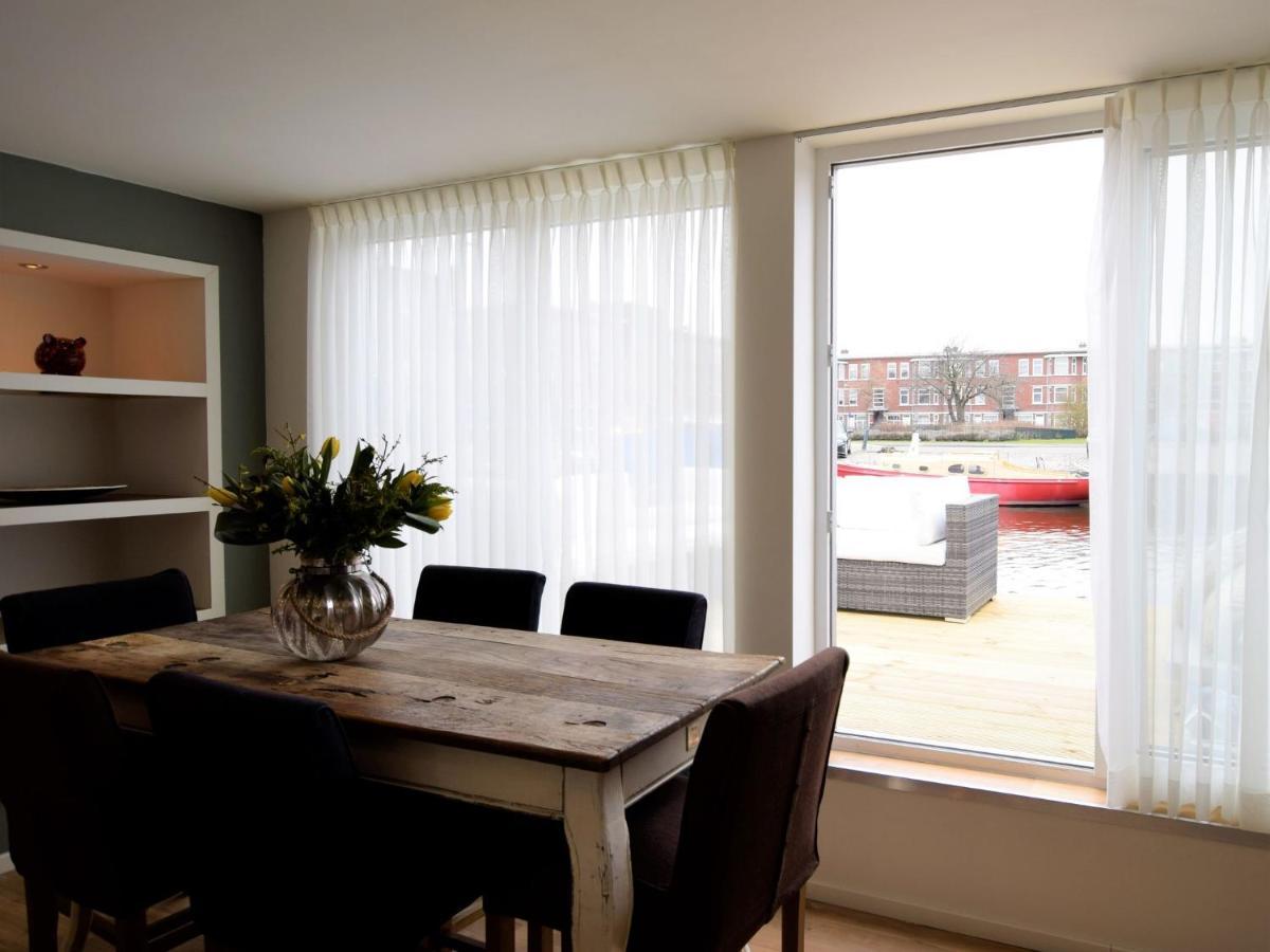 Beautiful Houseboat With Terrace Jacuzzi Hotell Haag Exteriör bild
