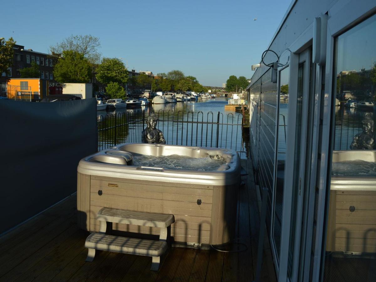 Beautiful Houseboat With Terrace Jacuzzi Hotell Haag Exteriör bild